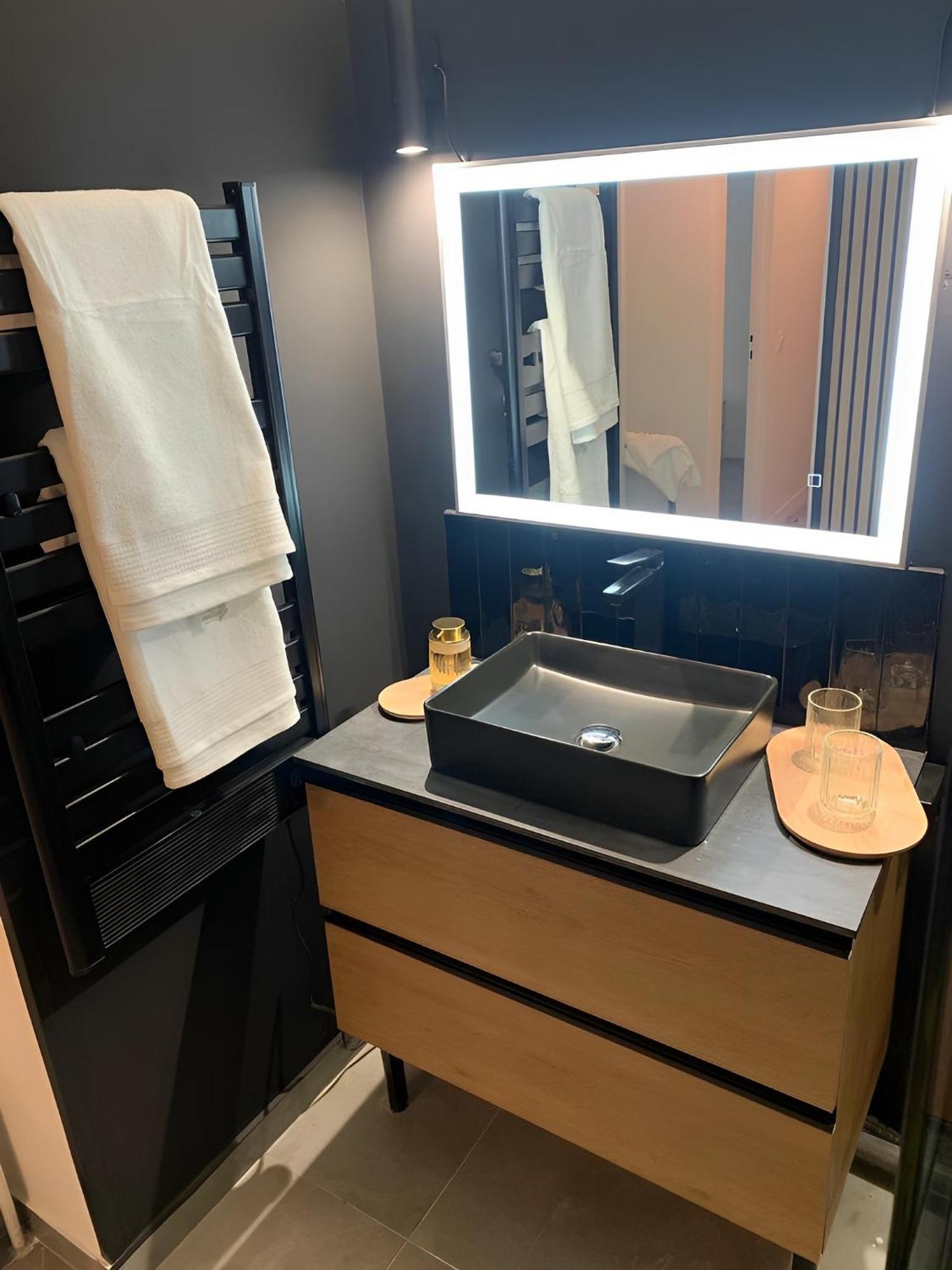 Magnifique Appartement, 3 Min De Paris Levallois-Perret Extérieur photo